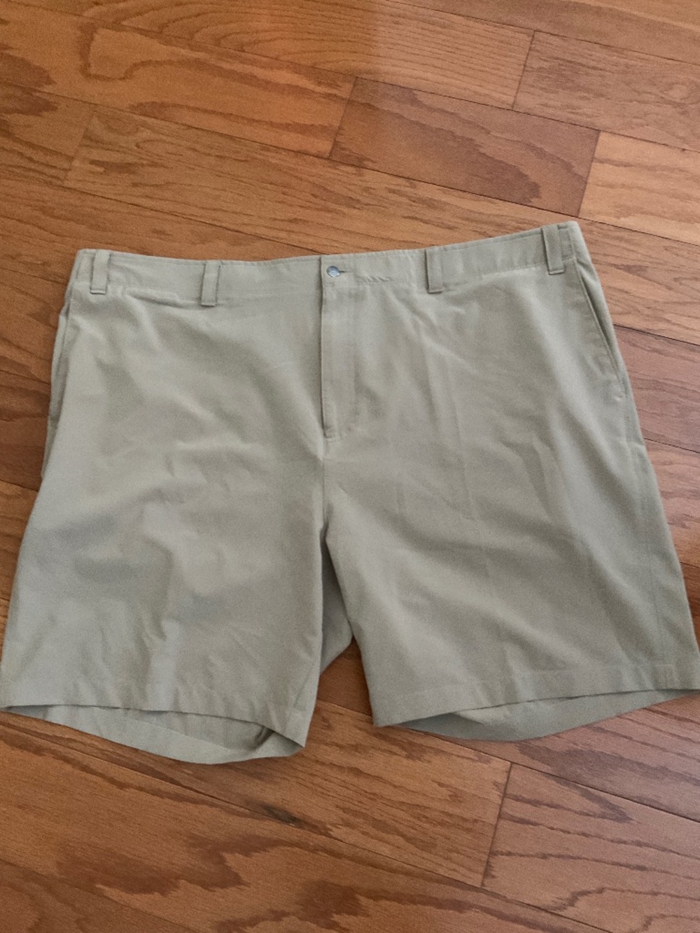 Men’s DARK KHAKI Callaway shorts.  Size 48 B.  V Good